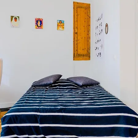 Bright And Spacious Apt In Les Buttes Chaumont Paris